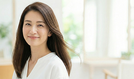 しなやかに艶めく女性